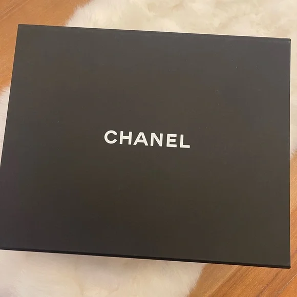 CHANEL Lambskin Quilted Trendy CC Dual Handle Flap Bag Beige - Picture 13 of 15